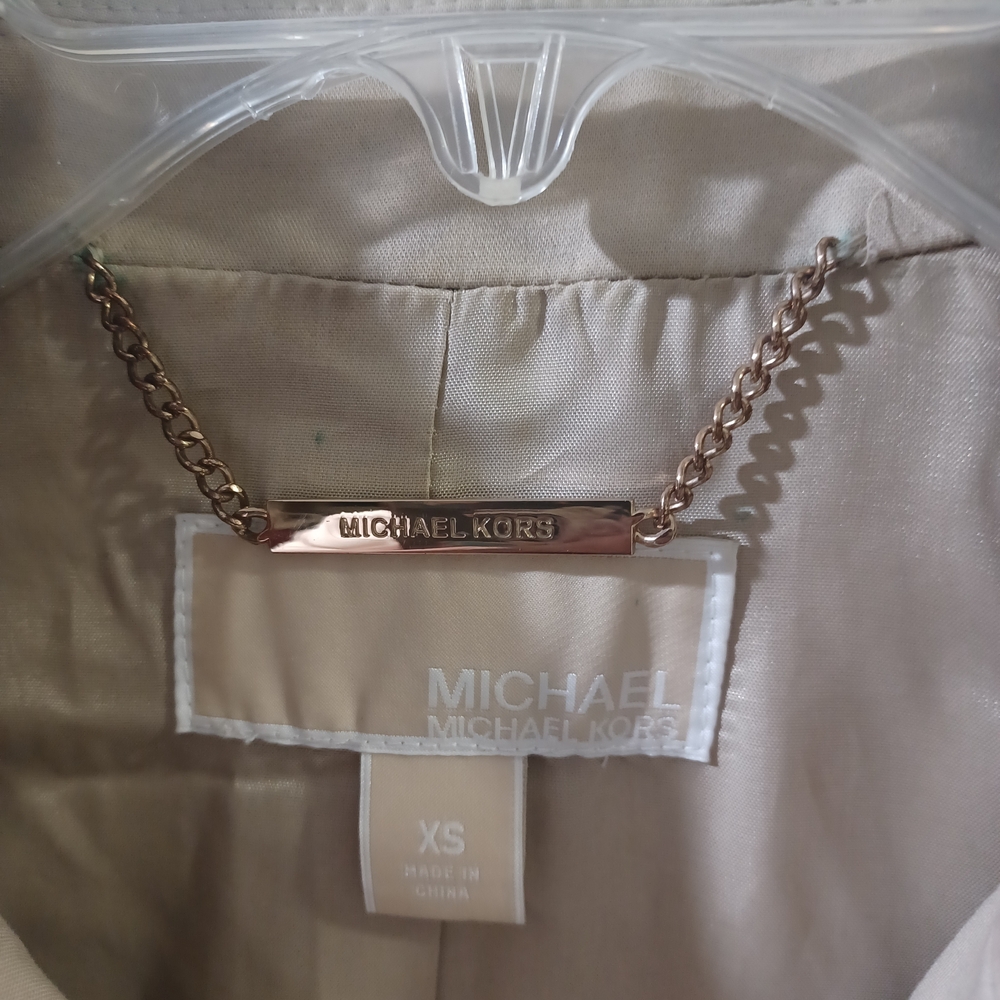 Versatile MK Trench Coat With 3/4 Sleeve Gold Hardware - Picture 2 of 8